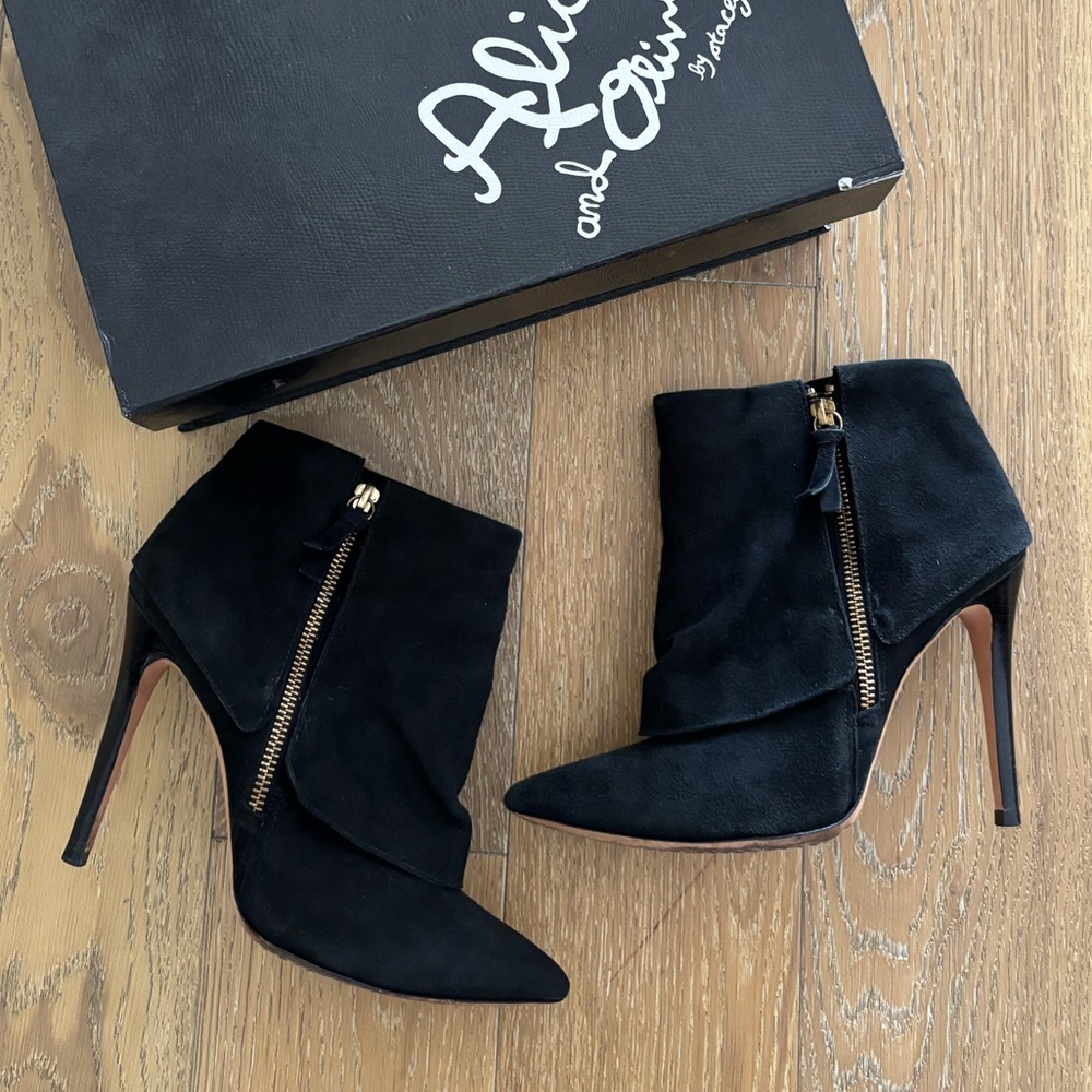 Alice + Olivia Dawson Kid Black All Suede Ankle Boots size 38.5